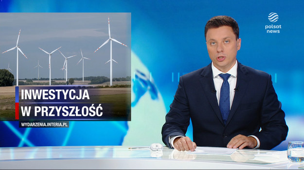 Grupa Polsat Plus i ZE PAK należące do Zygmunta Solorza, ruszają z nową inwestycją. Na Pomorzu, niedaleko Człuchowa, rozpoczyna się budowa farmy wiatrowej, która będzie produkowała czystą i zieloną energię z wiatru. Pierwszy prąd z tamtejszych wiatraków ma popłynąć w 2024 roku. Materiał dla "Wydarzeń" przygotował Cyprian Jopek.
