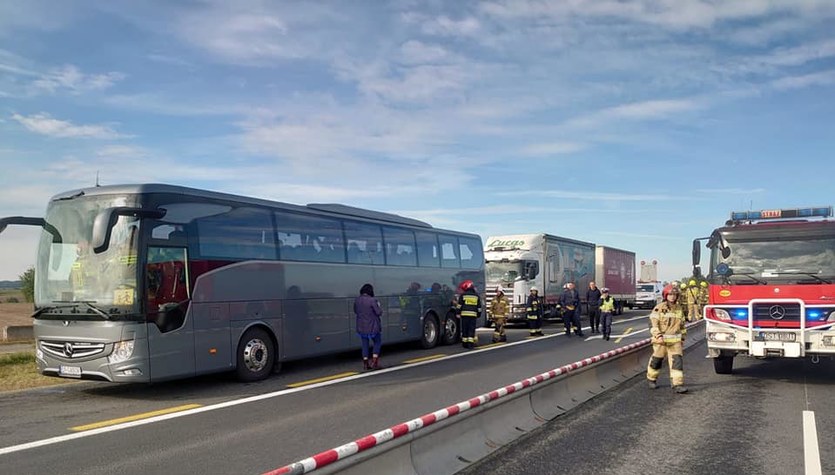 Autostrada A4 Zderzenie Autobusu Z Samochodem Osobowym Wielu Rannych