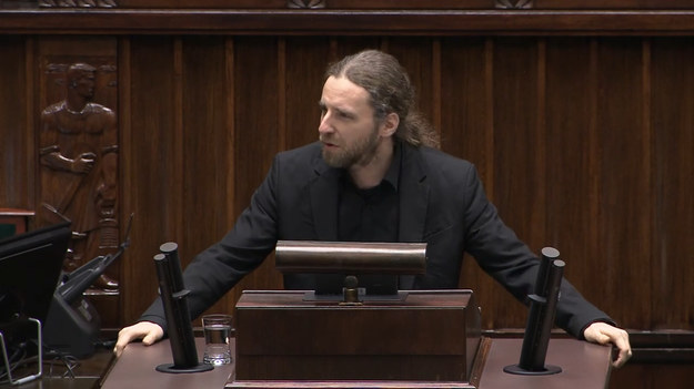 Nietypowe wystąpienie Dobromira Sośnierza w Sejmie. Poseł Konfederacji komentując debatę w sprawie ustawy o Sądzie Najwyższym posłużył się wierszem anonimowego autora.