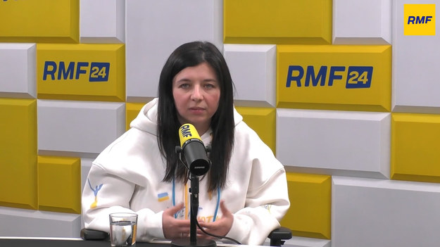 "W Polsce są Ukrainki, które przeżyły tortury, śmierć dzieci, których bliscy trafili do rosyjskiej niewoli" - opowiadała w Popołudniowej rozmowie z RMF FM Natalia Panczenko, współżałożycielka Euromaidanu-Warszawa i jedna z liderek społeczności ukraińskiej w stolicy. Apelowała o empatię dla swych rodaczek i rodaków. Jak ma pracować kobieta, której mąż walczy na froncie, która pochowała dwoje dzieci? – pytała aktywistka.