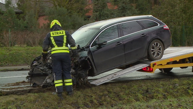 Nowe odcinki najpopularniejszego polskiego programu o funkcjonariuszach Wydziału Ruchu Drogowego, pokazujący codzienną pracę patroli policyjnych w różnych miastach Polski. Uchwycone w nim zdarzenia i zachowania kierowców pokazują, co może spotkać każdego z nas, pozwalają zobaczyć z innej perspektywy niebezpieczne sytuacje na drogach i dają szansę uczenia się na błędach innych. Oprócz wypadków, karamboli i efektownych akcji policjantów, w programie widzimy wiele różnorodnych sytuacji – zabawnych i smutnych, typowych i zaskakujących, kuriozalnych i pouczających. Scenariusz pisze samo życie i kierowcy poruszający się po naszych drogach.