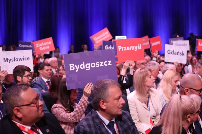 Wybory 2023 Bezpartyjni Samorządowcy Politycy PiS i PO na jednej