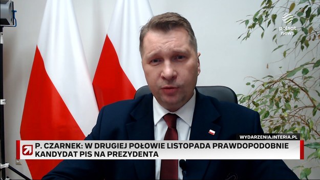 - Rozmawialiśmy wielokrotnie (z Jarosławem Kaczyńskim - red.) na temat wyborów prezydenckich, różnych kandydatów, w tym również na temat ewentualnej mojej kandydatury - mówił Przemysław Czarnek odnosząc się do kwestii zbliżających się wyborów prezydenckich. Polityk PiS ogłosił polityczne tournee po Polsce, które rozpocznie się w najbliższych dniach. Jednym z tematów rozmowy w programie "Gość Wydarzeń" była kwestia wyboru przez Prawo i Sprawiedliwość kandydata, który wystartuje w przyszłorocznych wyborach prezydenckich. Wśród medialnych doniesień pojawiało się nazwisko byłego ministra edukacji Przemysława Czarnka. Sam zainteresowany przyznał, że będzie brał aktywny udział w kampanii, która rozpocznie się już w najbliższym czasie. Jak podkreślił, nie należy tego jednak rozumieć, jako potwierdzenie jego wyboru. - Jestem przygotowany do tego i rozpoczynam tournee po Polsce od przyszłego tygodnia. Będę je prowadził do maja 2025 roku po to, żeby każdego kandydata PiS, który będzie na tym wozie, który będzie zmierzał na szczyt do zwycięstwa w wyborach prezydenckich - stwierdził. Bogdan Rymanowski dopytywał polityka PiS, na ile prawdziwe są plotki według których osobą, która zablokowała kandydowanie Przemysława Czarnka był europoseł Joachim Brudziński. - Nie wiem, jaka była wersja zdarzeń, bo nie byłem ani w tym gabinecie, ani na posiedzeniu prezydium komitetu politycznego bo do niego nie należę. Natomiast, pan zna prezesa Kaczyńskiego, który zarządza największą partią prawicową w Polsce od 30, a nawet więcej lat. Jeśli by było tak, że prezes Kaczyński podjął decyzję, że to ja mam być kandydatem, to nie spodziewa się pan, że Joachim Brudziński bądź ktokolwiek inny mogliby zmienić to zdanie - przekonywał.