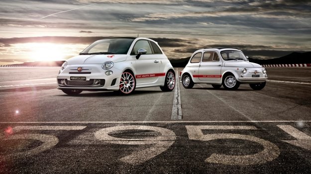 Abarth 595 - na 50. urodziny Abarth 595 "50th Anniversary" wraz ze swoim pierwowzorem /Abarth