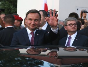 Andrzej Duda konsultuje się ws. dodatkowych pytań w referendum