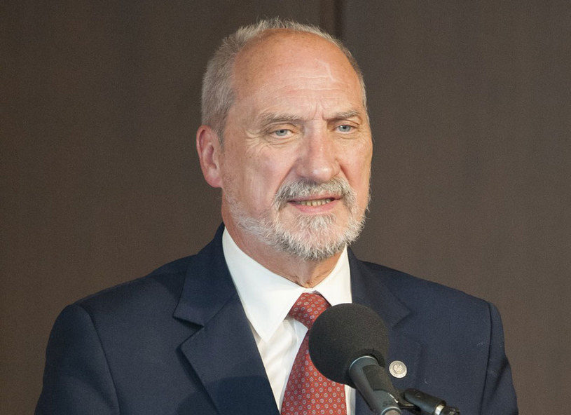 Macierewicz: Ponad wszelkie sojusze liczy się siła narodu oraz własnej armii 0005VMCIAVK67FKM-C122-F4.jpg