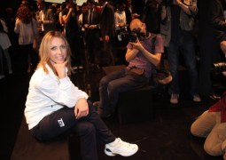 Valentina Vezzali na pokazie strojów olimpijskich w Mediolanie