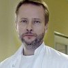 Artur Żmijewski (dr Kuba Burski)