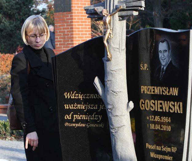 Znalezione obrazy dla zapytania grób gosiewskiego