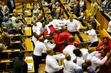 Bijatyka w parlamencie RPA