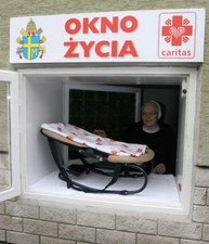 Bliźnięta w „Oknie życia” w Krakowie