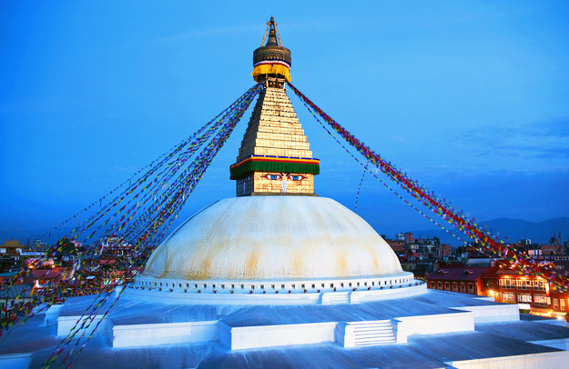 Boudhanath Boudnath Stupa w Dolinie Katmandu /123/RF PICSEL