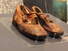 Buciki dwulatka - wzruszająca pamiątka po katastrofie Titanica