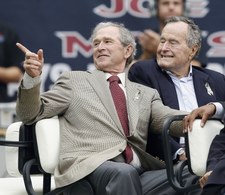 Bushowie wzywają Amerykę do "odrzucenia nienawiści"