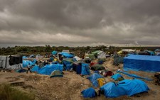 Calais: Coraz trudniejsze warunki w obozie dla uchodźców