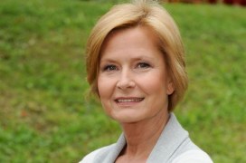Choć w ciągu 15 lat pracy na planie najdłużej emitowanego polskiego serialu miewała chwile zwątpienia i chciała nawet zrezygnować z roli Elżbiety, zawsze dochodziła do wniosku, że jednak warto brać udział w tym przedsięwzięciu, które nie dość, że w bardzo ciekawy sposób opowiada o codzienności zwykłych rodzin, to w dodatku robi wiele dobrego, zwracając uwagę na problemy, których nie porusza żaden inny serial w Polsce.