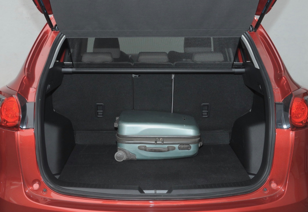 cx-5 bagażnik /Motor