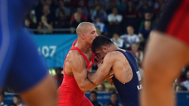 Janikowski i Bonk spisali się na medal! Damian Janikowski w kwalifikacjach walczył z Turkiem Nazmim Avlucą /MANAN VATSYAYANA /AFP