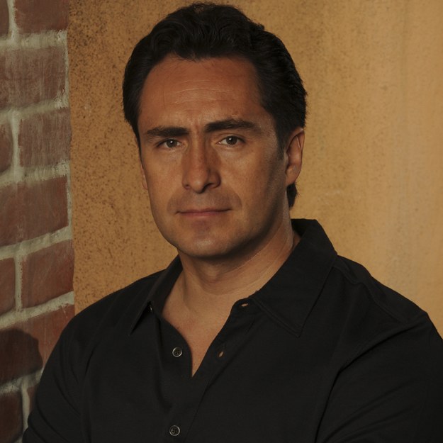 Demián Bichir (Esteban Reyes)