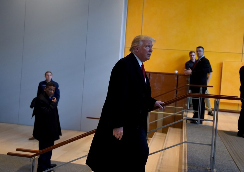 Donald Trump określa próby zmiany wyniku wyborów mianem "przekrętu" /AFP