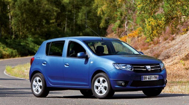 Dacia Sandero od 29 900 zł Druga generacja Sandero zadebiutowała we wrześniu, podczas targów w Paryżu. /Dacia