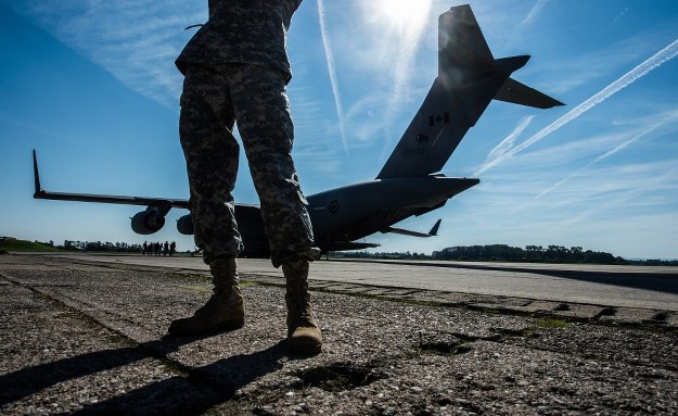 Dwa rosyjskie samoloty bojowe naruszyły w tym tygodniu przestrzeń powietrzną Szwecji (zdjęcie ilustracyjne) /FILIP SINGER /PAP/EPA