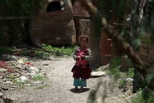 Dzieci z slumsów w Jemenie