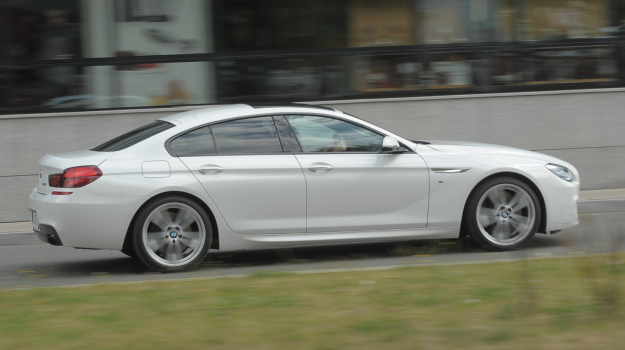 Dzięki efektownej linii dachu, dobrym proporcjom i ciekawym przetłoczeniom Gran Coupe jest bodaj najładniejszym sedanem na rynku. /Motor