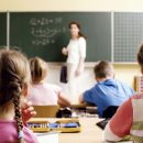 Eksperci: Lepiej odprowadzić dzieci do szkoły niż podwozić