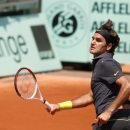 Federer wyrównał rekord, problemy Azarenki
