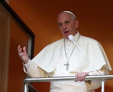 Franciszek w oknie papieskim