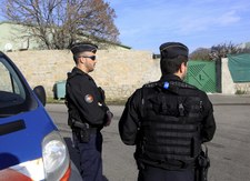 Francja: Policja wykryła magazyn nielegalnej broni