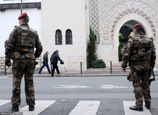 Francja: Zamknięto trzy meczety 