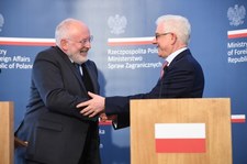 Frans Timmermans w środę zda relację z wizyty w Polsce