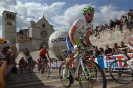 Włoch Damiano Caruso (Liquigas Cannondale) w czasie ataku na trasie 10. etapu Giro d'Italia