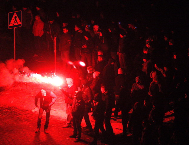 Górnicy demonstrują przed siedzibą Jastrzębskiej Spółki Węglowej /Andrzej Grygiel /PAP