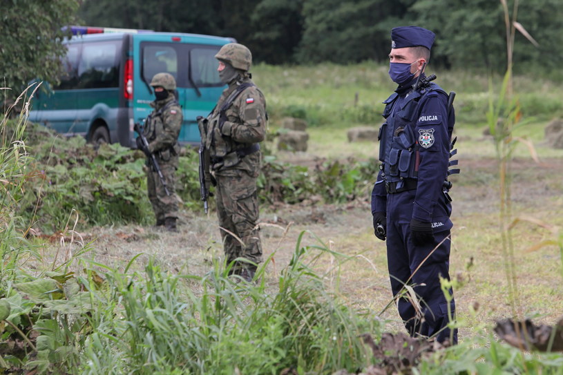 Stra Graniczna Bia Oruska S U Ba Potwierdza E Koczuj Cy Cudzoziemcy