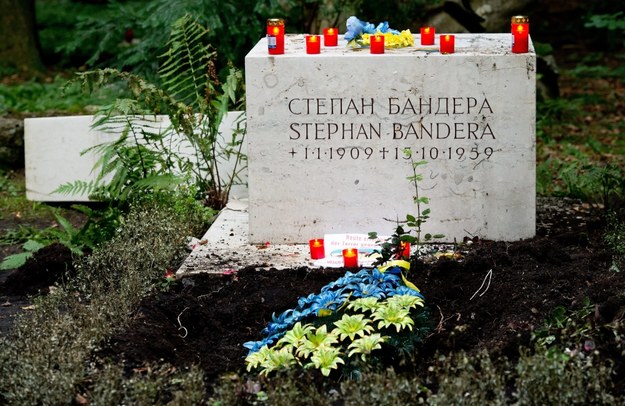 Grób Bandery na cmentarzu w Monachium /SVEN HOPPE /PAP/EPA