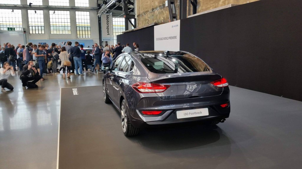 2018 신형 현대 i30 패스트백 실사 | 인스티즈
