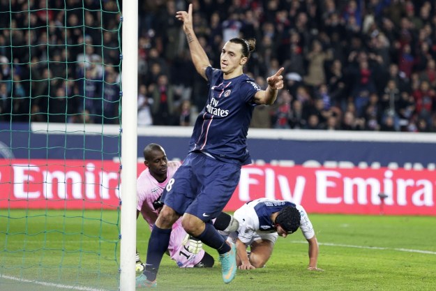 Ibrahimović chciałby grać razem z Beckhamem w PSG /AFP