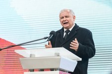 Jarosław Kaczyński: Antoniemu Macierewiczowi trzeba dziękować, dziękować, dziękować