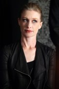 Jessica Tuck dostała awans. Jej postać Nan Flanagan dołączyła do stałej obsady aktorskiej. Teraz rzeczniczkę prasową wampirów będziemy mogli oglądąć częściej. 