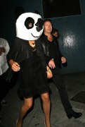 Julian Lennon i tajemnicza dziewczyna-panda