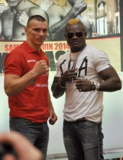 Kalenga "łamie szczęki", menedżer straszy Masternaka