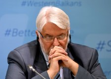 KE odpisała Waszczykowskiemu. Liczy na "dobrą odpowiedź" z Warszawy