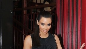 Kim i Sarah w sukience Carven