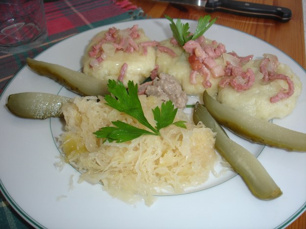 Knedle miesem nadziewane ... z wschodniej kuchni