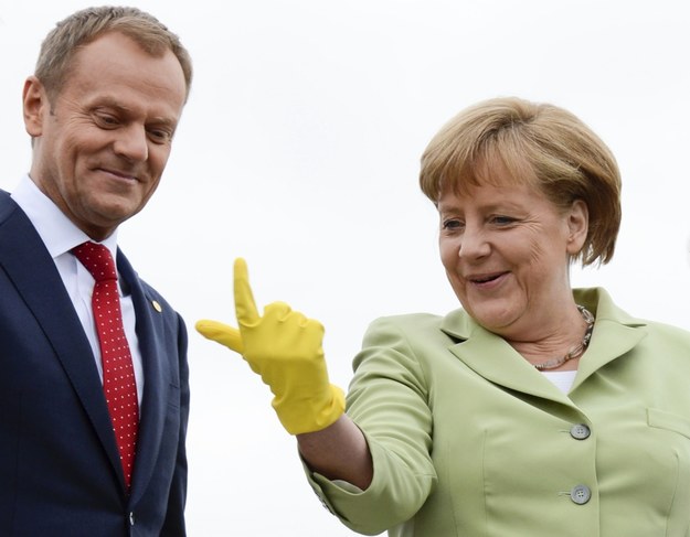 Tusk dostał w Niemczech nagrodę, no i co z tego? Kommen Sie hier, bitte... /AFP /INTERIA.PL