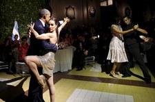 Krytyka spadła na Obamę. Po zamachach tańczył w Argentynie tango