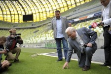 Lech Wałęsa chciał wyrobić sobie Kartę Kibica Lechii, ale nie miał dokumentów